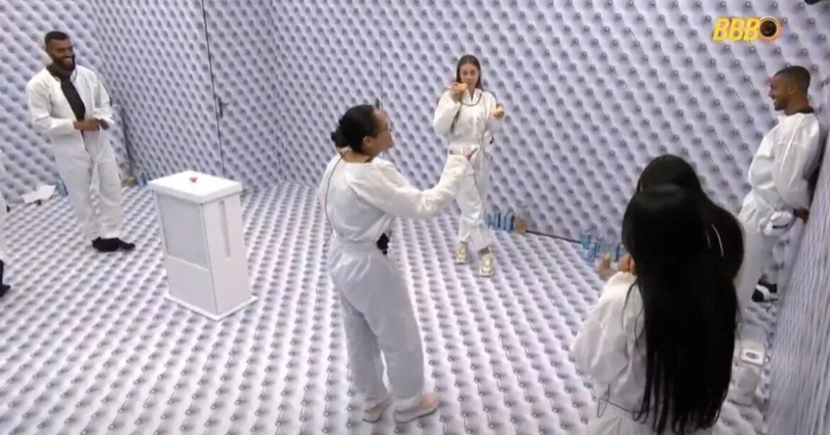 direcao-do-bbb-26-intervem-apos-‘sujeira’-e-bagunca-no-quarto-branco