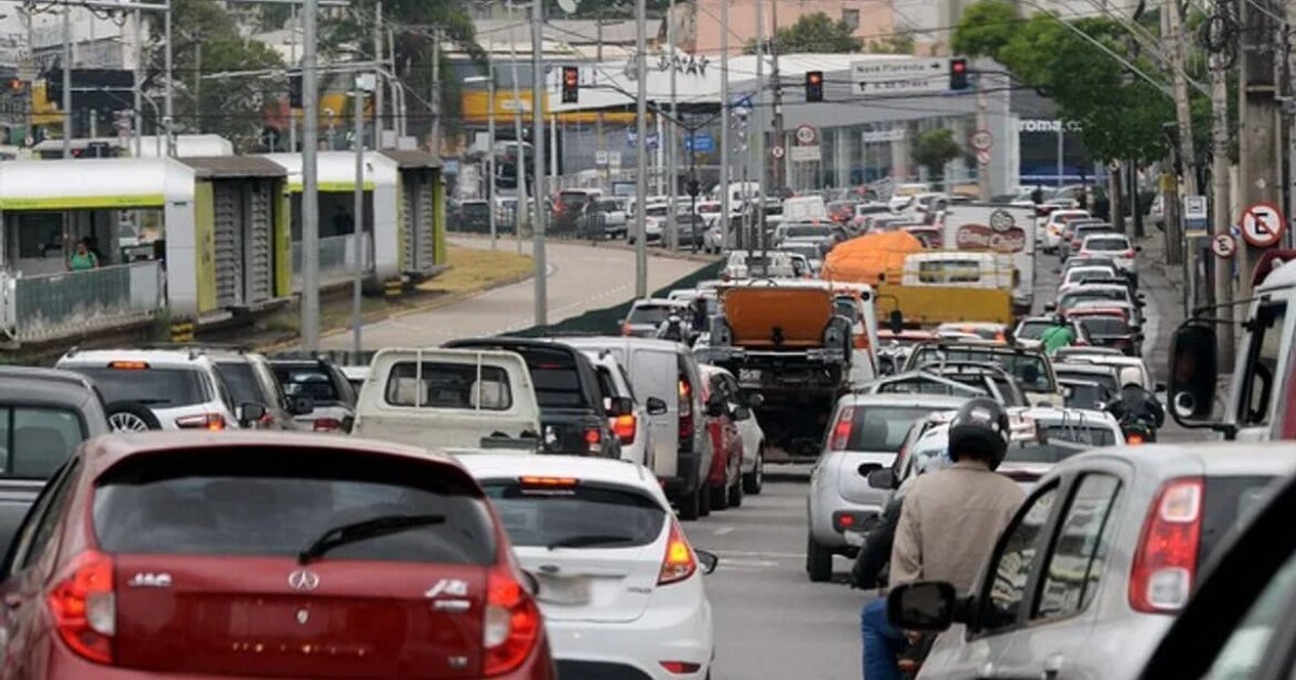 na-contramao-nacional,-servicos-aceleram-em-minas-gerais-em-novembro-de-2025