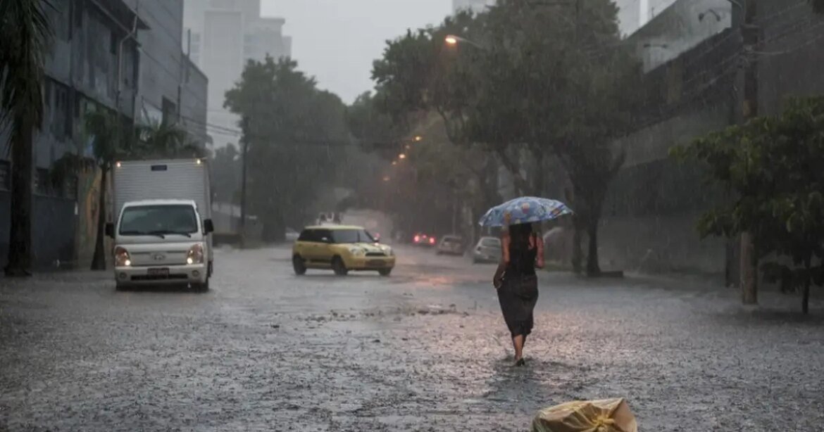 tempestade-e-granizo-em-mg:-veja-lista-das-149-cidades-sob-alerta-laranja-nesta-quarta-(14)