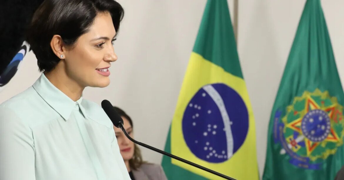 michelle-reage-apos-ser-alvo-de-criticas-por-repostar-video-de-tarcisio