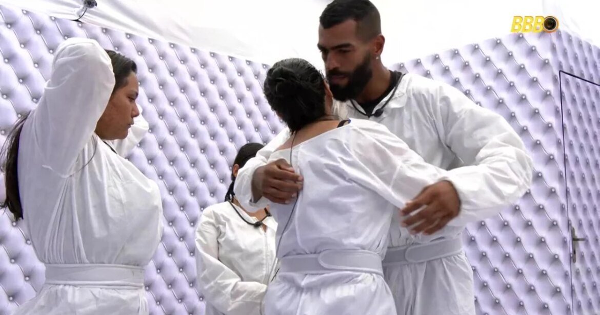 bbb-26:-brother-exibe-reacao-no-corpo-e-desiste-do-quarto-branco