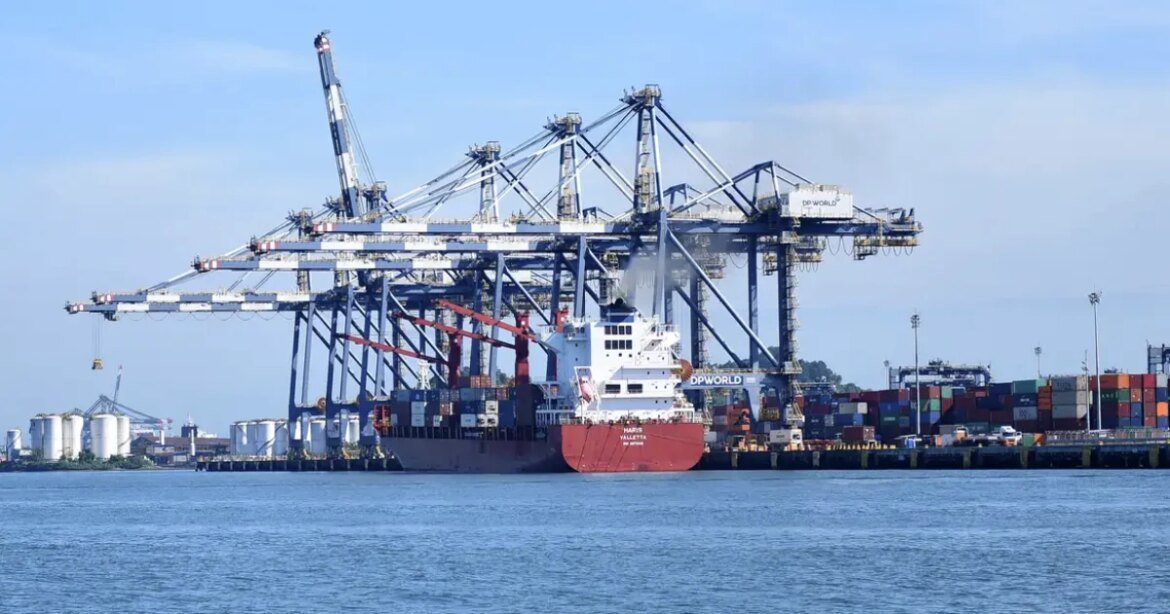 porto-de-santos-registra-movimentacao-de-cargas-recorde-em-2025