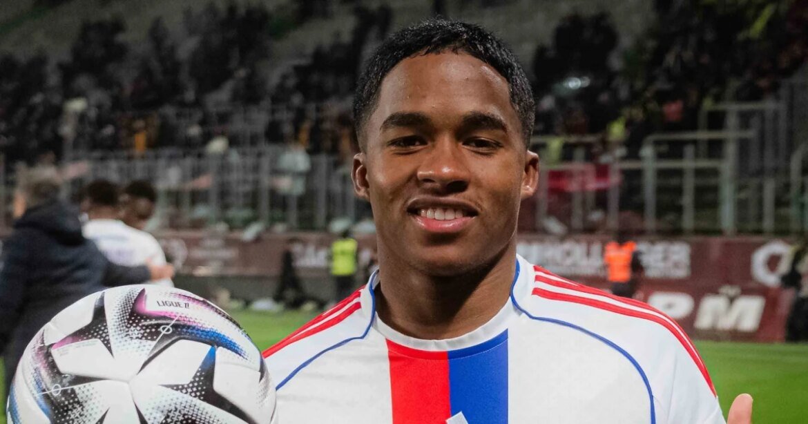 endrick-manda-recado-nas-redes-apos-anotar-hat-trick-historico-pelo-lyon