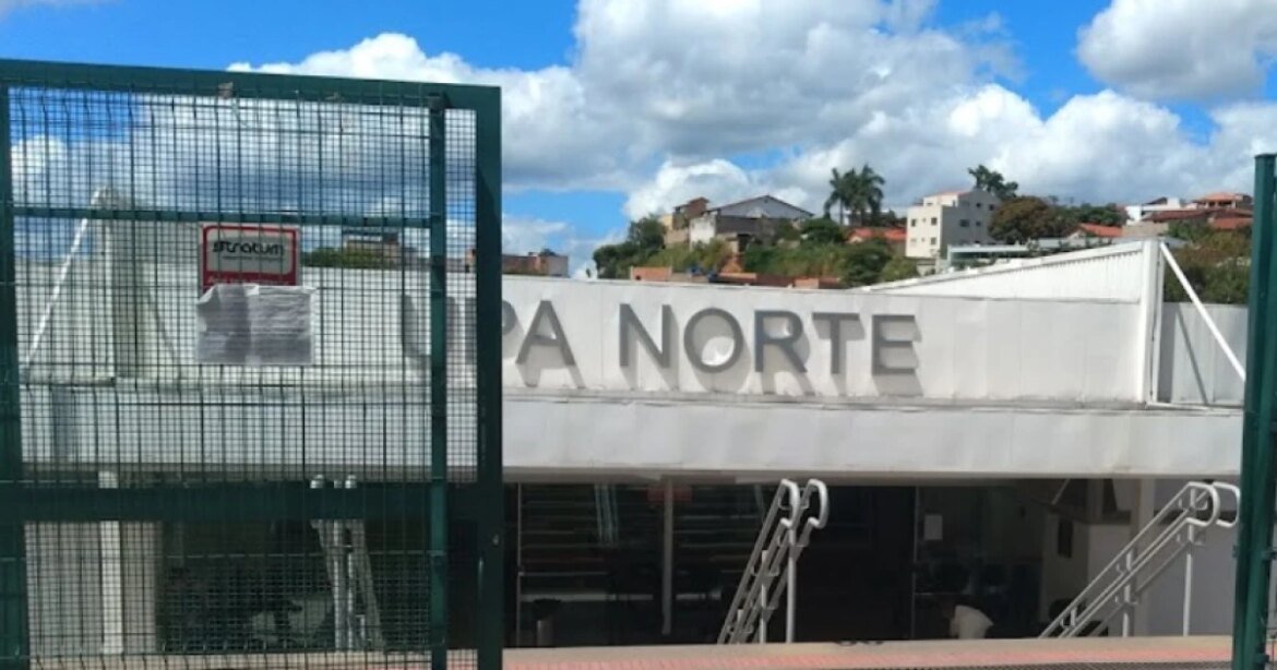 homem-armado-com-faca-de-acougueiro-ameaca-funcionarios-e-clientes-em-comercio-de-bh