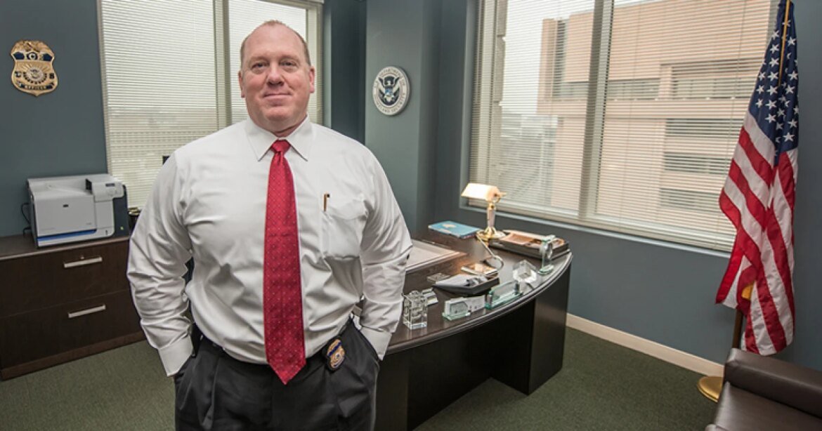 enviado-de-trump-a-minneapolis-anuncia-retirada-‘imediata’-de-700-agentes-do-ice