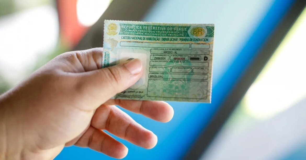 tce-suspende-reducao-de-taxas-da-cnh-e-alerta-para-risco-de-fechamento-de-clinicas-em-mg