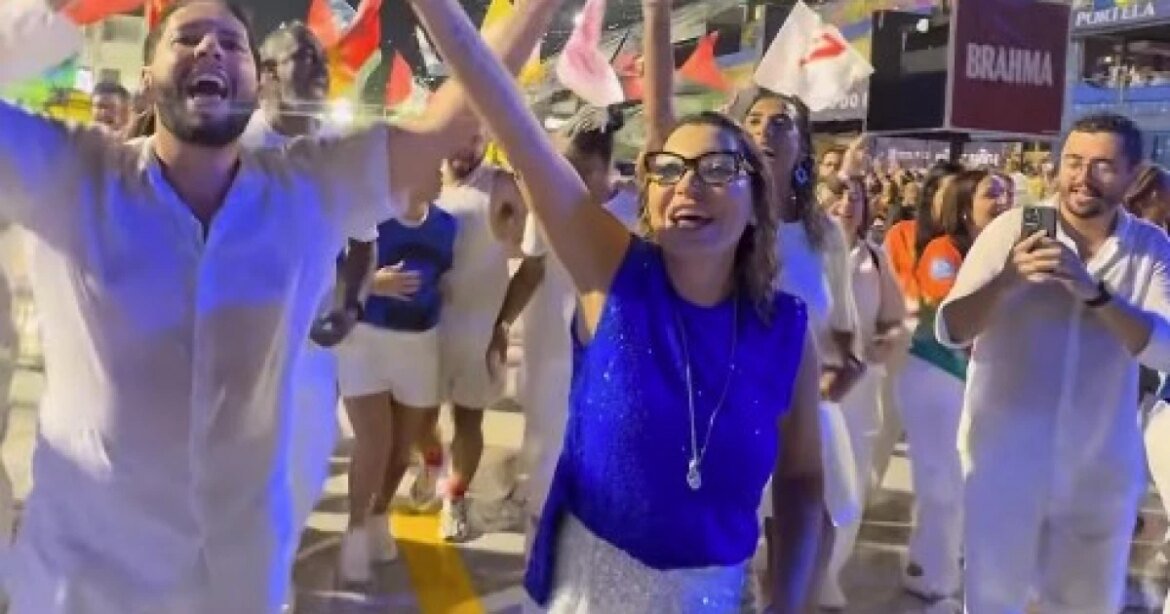 janja-participa-de-ensaio-da-escola-que-faz-homenagem-a-lula-no-carnaval;-veja-video