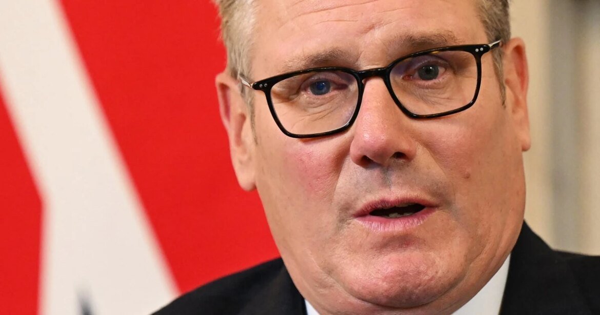 caso-epstein:-primeiro-ministro-britanico-nega-renuncia,-apesar-de-crise