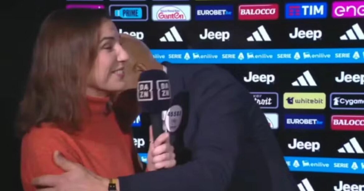 tecnico-da-juventus-beija-ombro-de-reporter-apos-polemicas-no-italiano;-veja-video