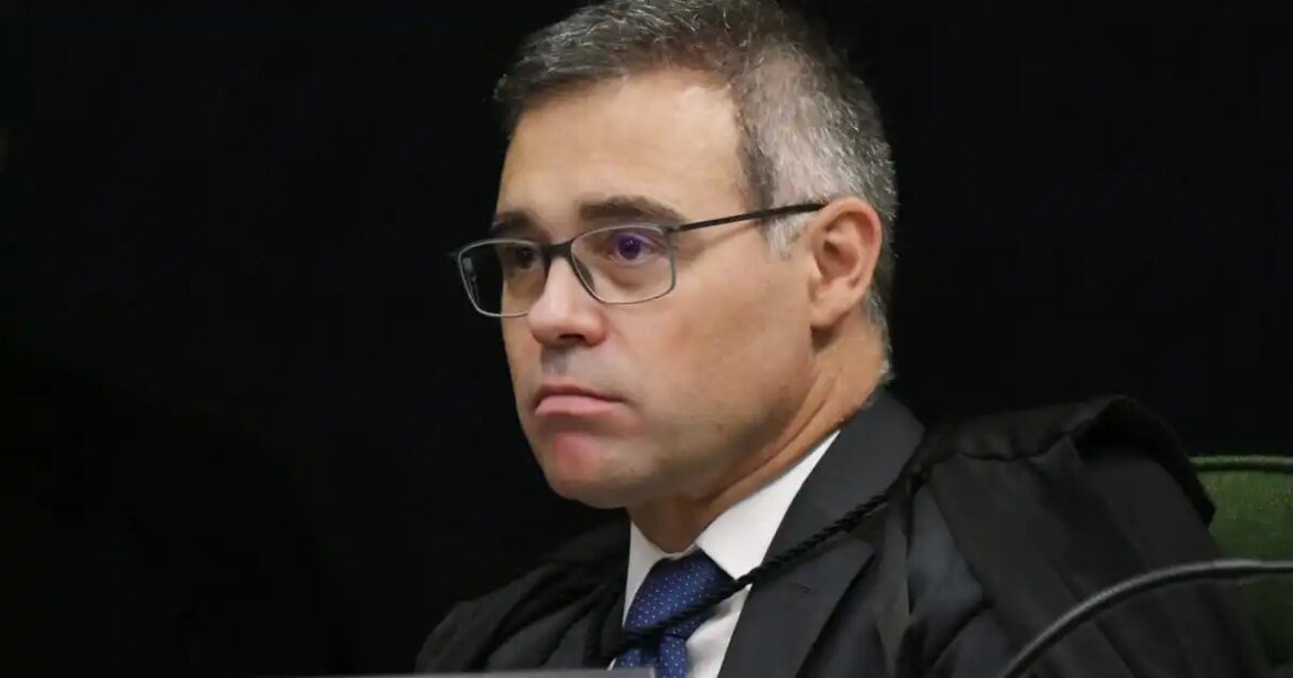 mendonca-recebe-relatorio-da-pf-sobre-investigacao-do-master