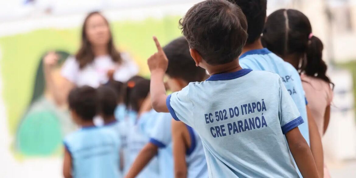 ensino-fundamental-atinge-99,5%-de-cobertura;-atraso-escolar-cai