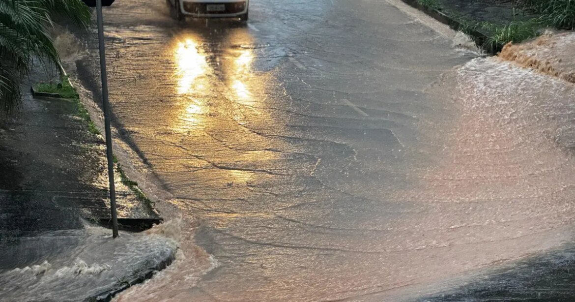 mg:-140-cidades-estao-sob-alerta-laranja-para-chuva-de-ate-100-mm-e-ventos;-veja-lista