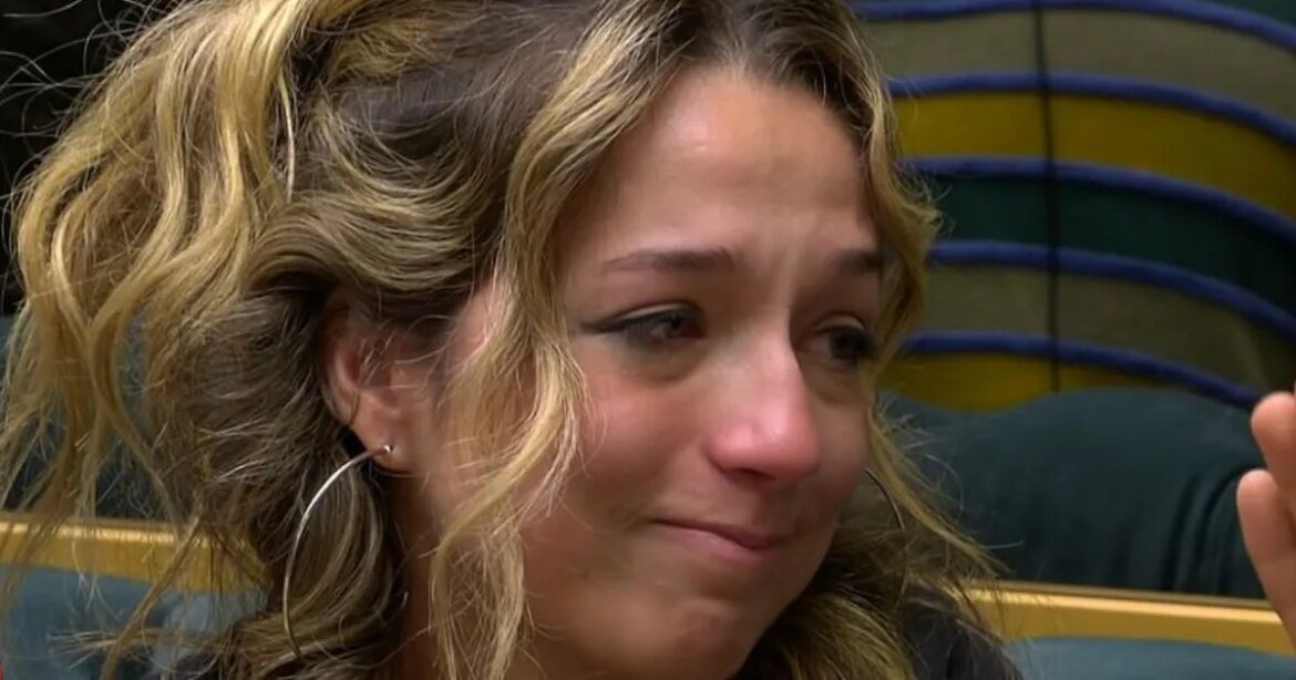 bbb-26:-samira-chora-e-desabafa-sobre-criticas-de-ana-paula-no-quarto-do-lider
