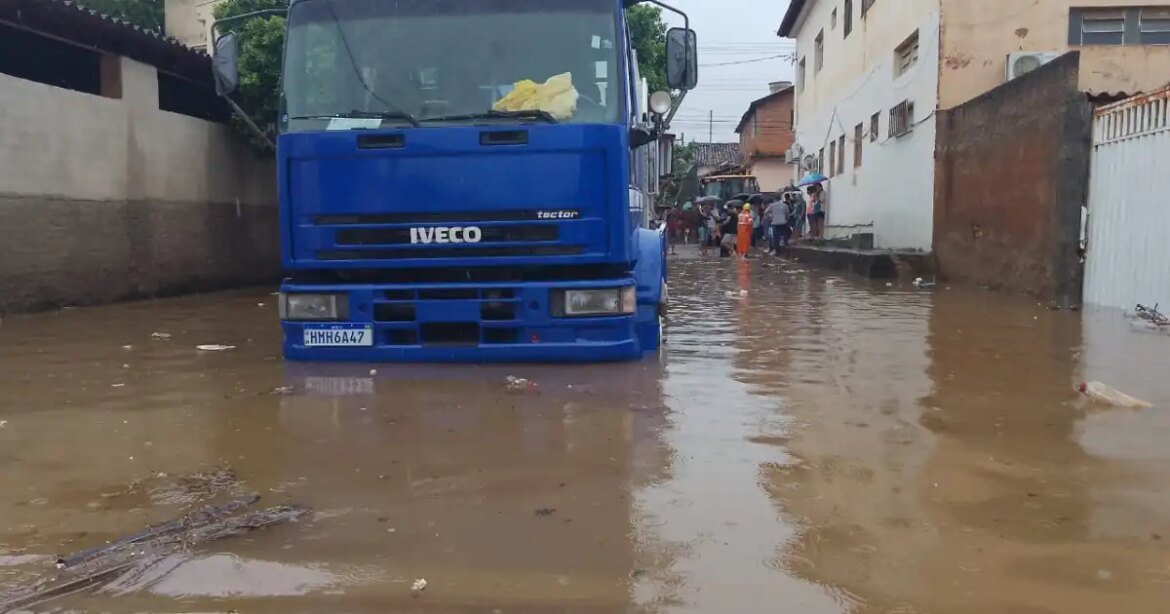 porteirinha-mg:-chuvas-intensas-danificaram-barragem-com-risco-de-rompimento