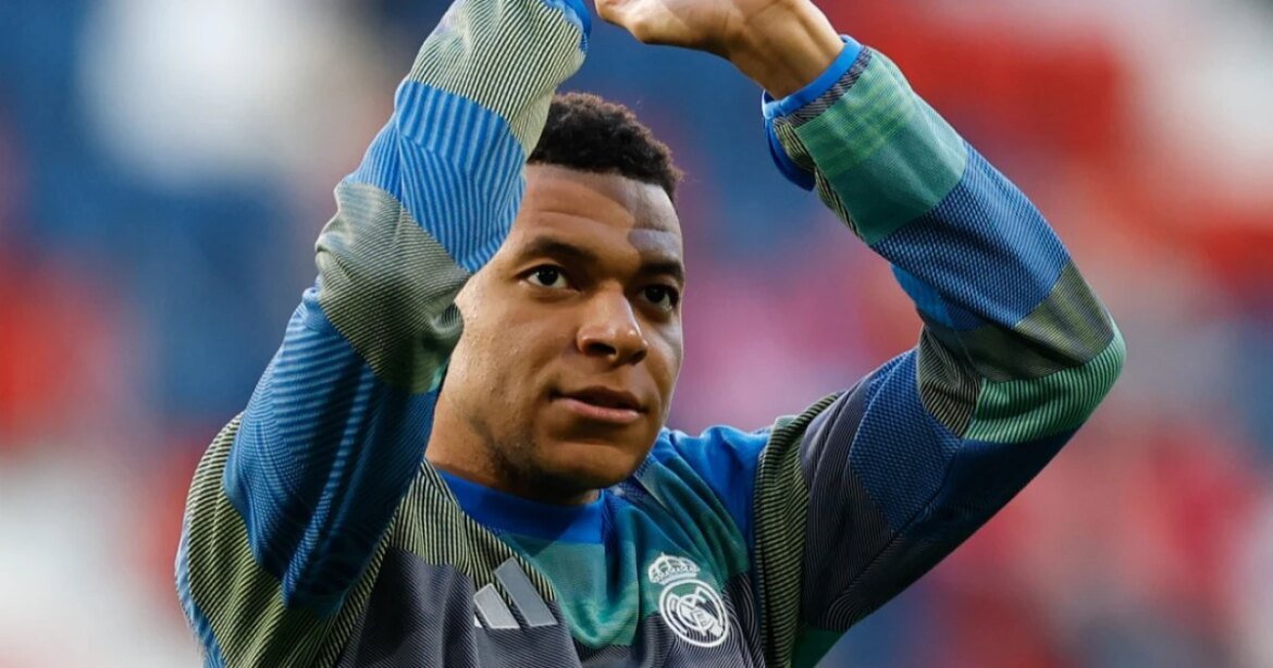 mbappe,-do-real-madrid,-e-flagrado-‘aos-beijos’-com-atriz-da-netflix