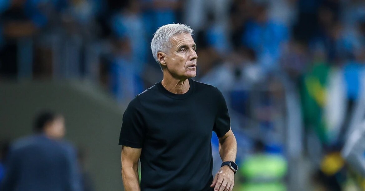 luis-castro-cita-pontos-positivos-no-tropeco-do-gremio-contra-o-rb-bragantino