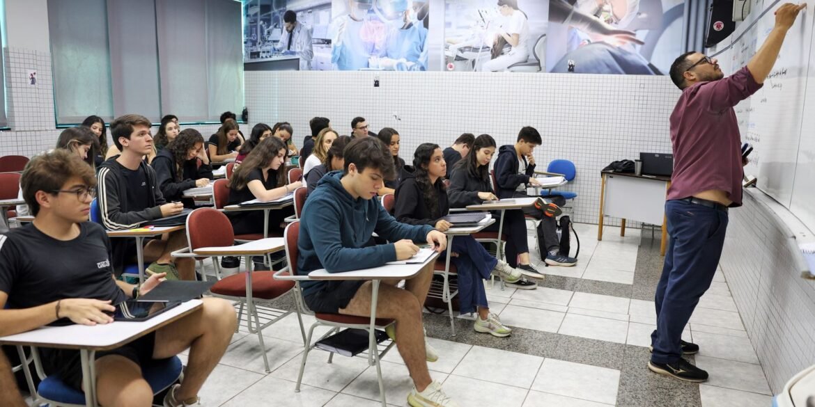 desenrola-fies:-estudante-pode-renegociar-divida-a-partir-desta-quarta