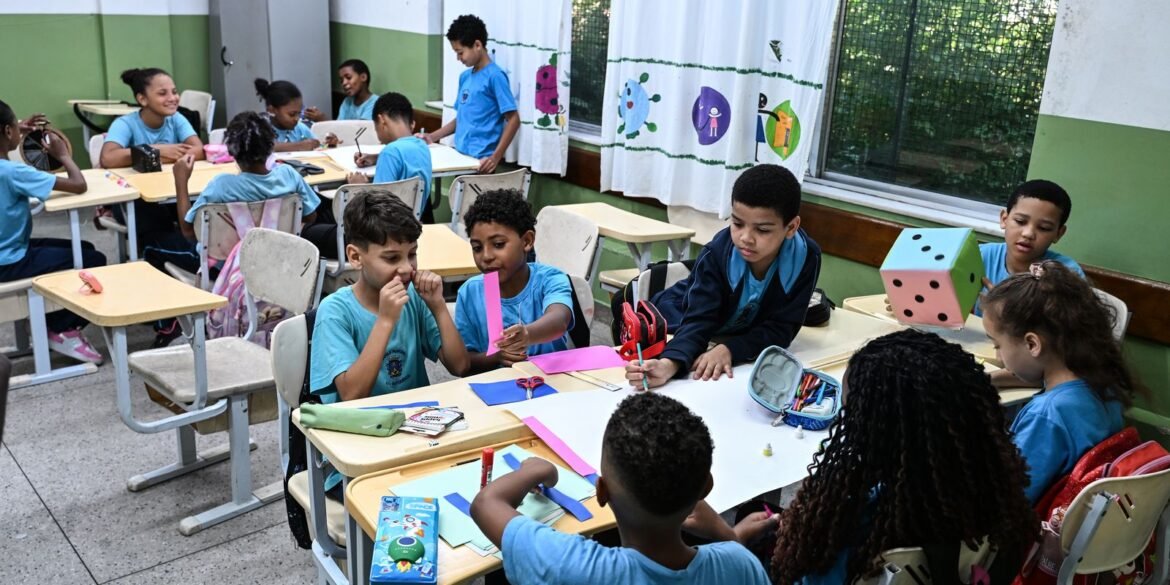 governo-fixa-em-r$-5,1-mil-novo-piso-nacional-do-magisterio